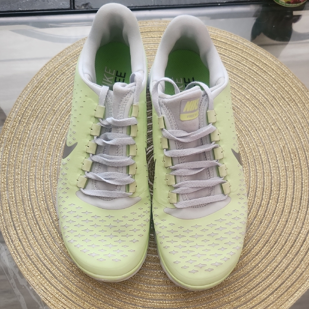 Nike Free 3.0  Light Green Running Shoes Size 9.5
